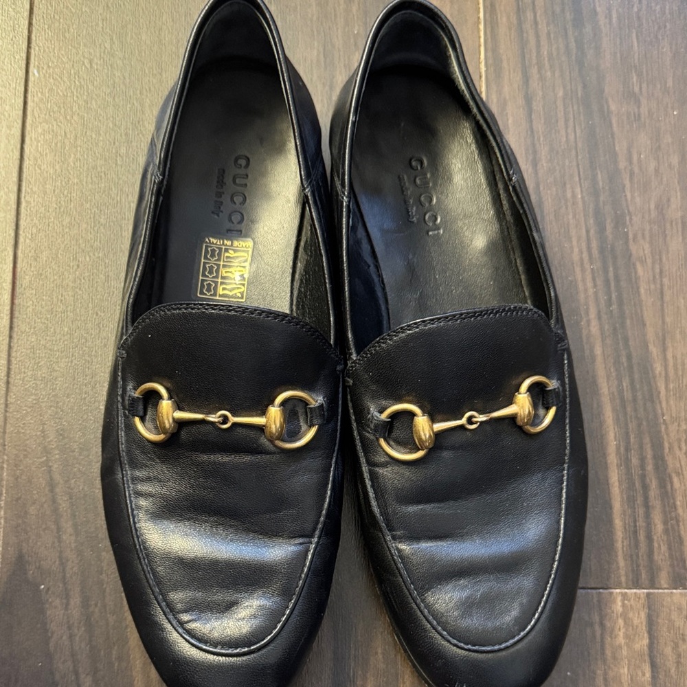 Authentic Gucci Black Leather Womens Slip-On Loafers Gold Detail Size 35